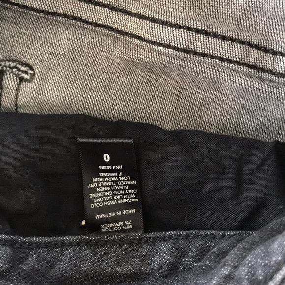 Black short - Picture 3 of 4